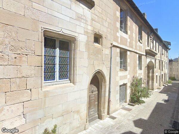 UN APPARTEMENT