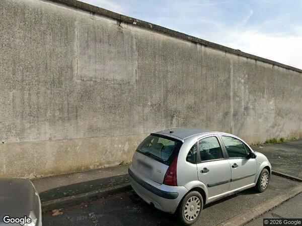 UN APPARTEMENT DE TYPE STUDIO