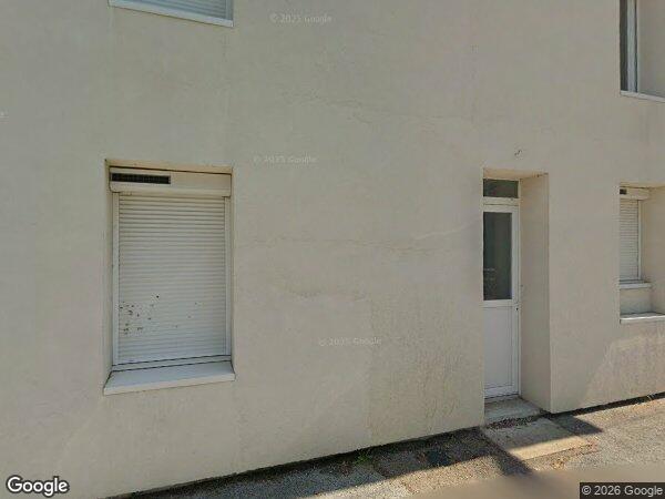 UN ENSEMBLE IMMOBILIER À USAGE D'HABITATION