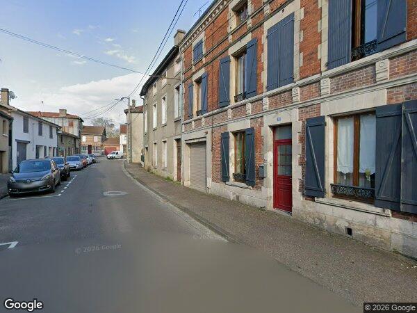 UNE MAISON