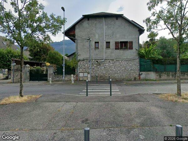 UN APPARTEMENT DE TYPE T4