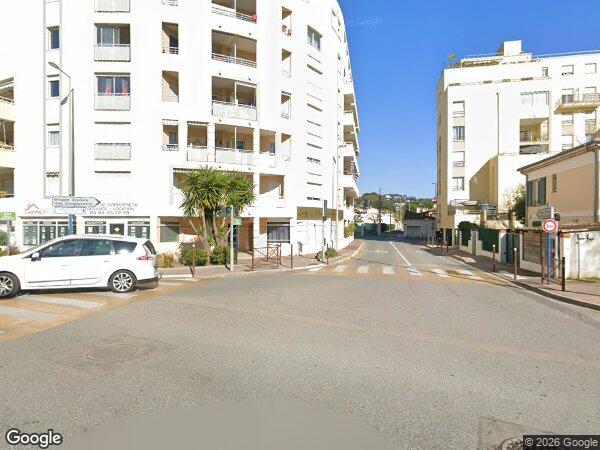 UN APPARTEMENT ET UNE MANSARDE
