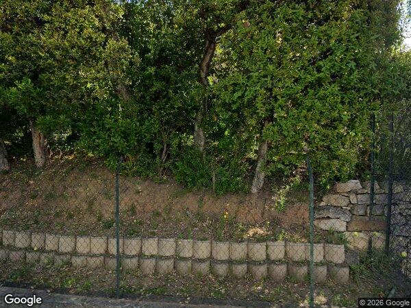 UNE MAISON ET UN TERRAIN