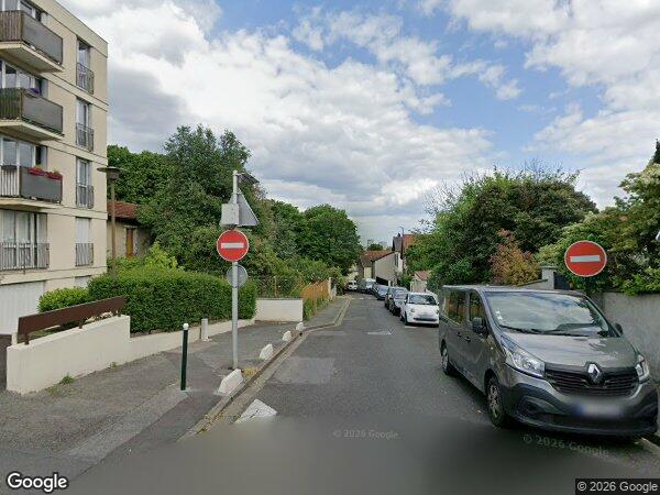 UNE MAISON